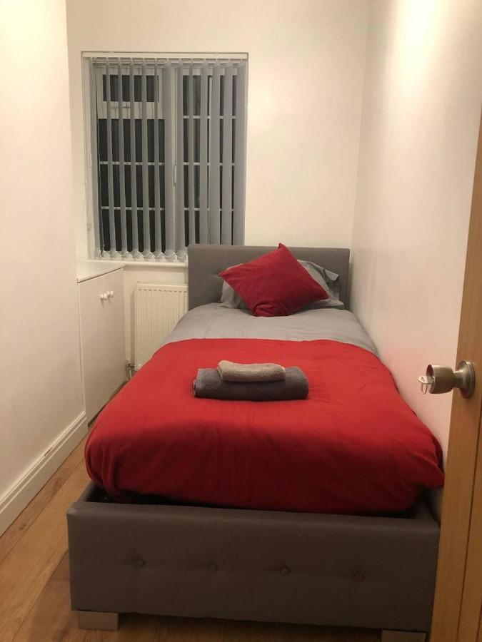 Modern Newgate Apartments - Kingsbury Underground, All Local Amenities On Your Doorstep Harrow Exterior photo